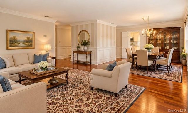 7 Franko Lane, East Setauket, NY 11733