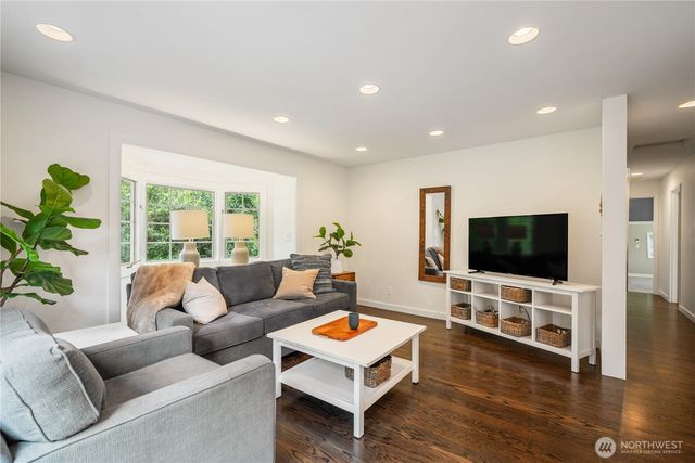 303 E Cedar Lane, Longview, WA 98632