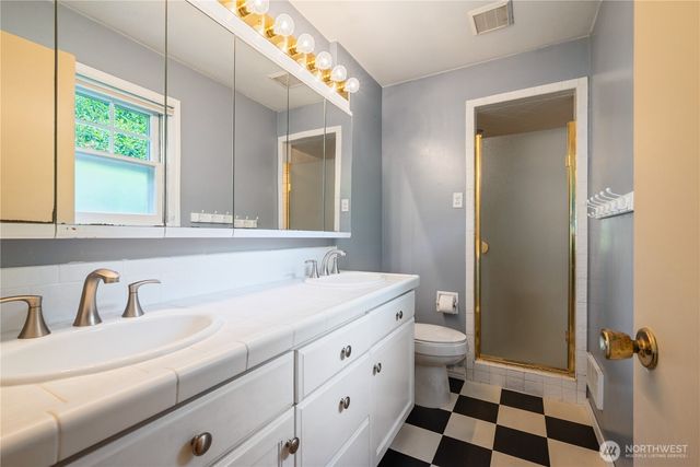 303 E Cedar Lane, Longview, WA 98632