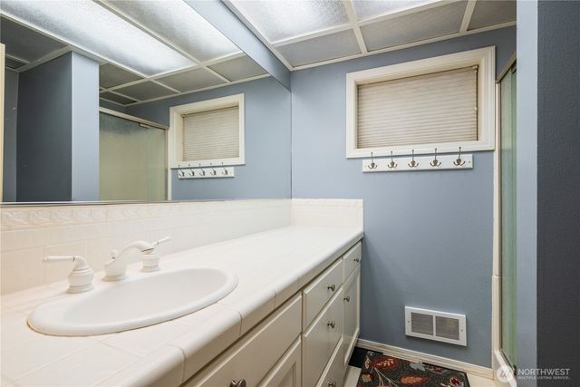 303 E Cedar Lane, Longview, WA 98632