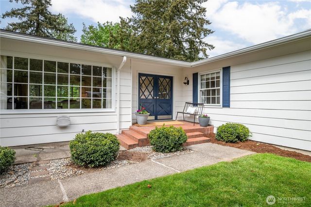 303 E Cedar Lane, Longview, WA 98632