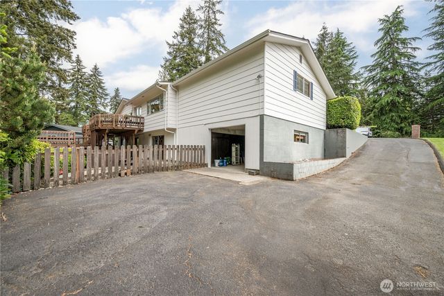 303 E Cedar Lane, Longview, WA 98632