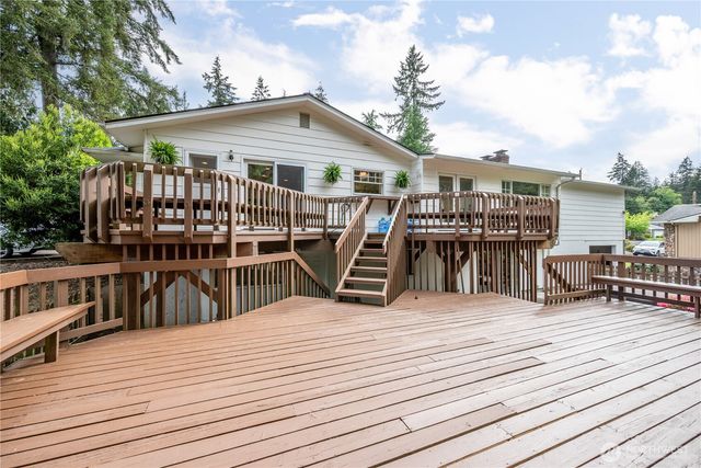 303 E Cedar Lane, Longview, WA 98632