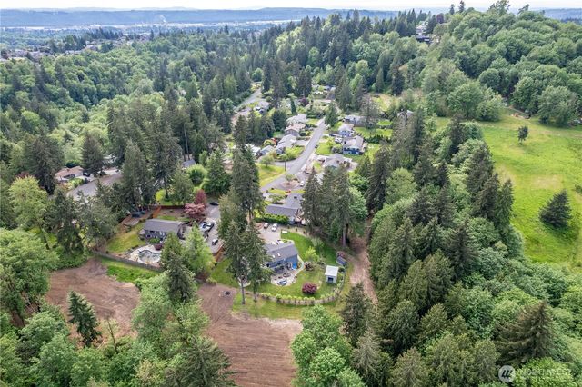 303 E Cedar Lane, Longview, WA 98632