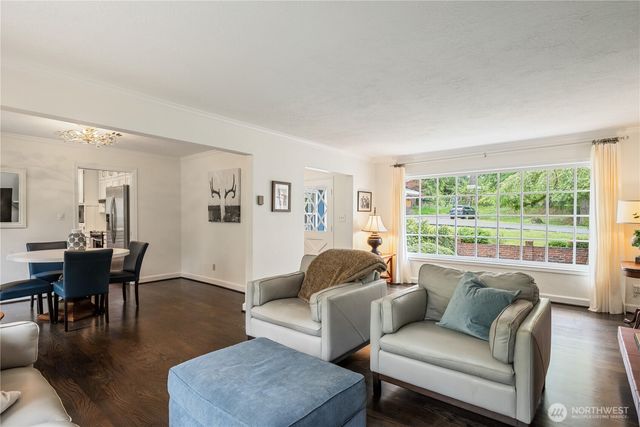 303 E Cedar Lane, Longview, WA 98632