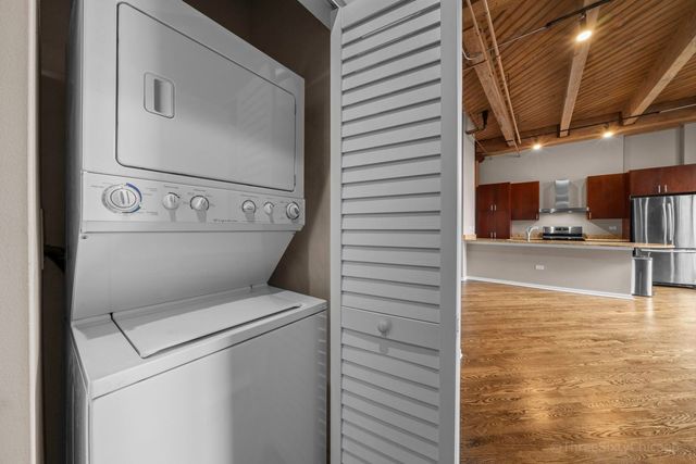1040 W Adams Street 420, Chicago, IL 60607