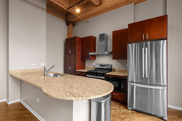 1040 W Adams Street 420, Chicago, IL 60607