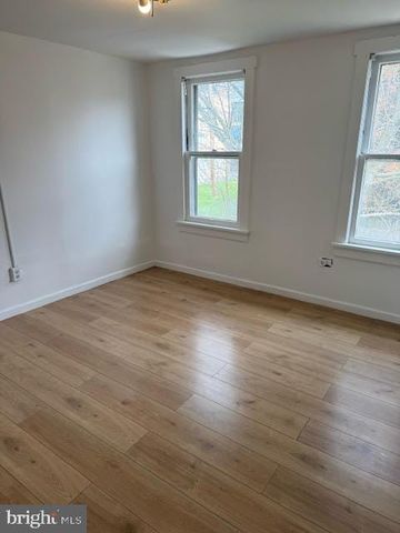 103 N MAPLE ST, Mount Carmel, PA 17851