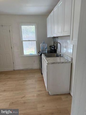 103 N MAPLE ST, Mount Carmel, PA 17851