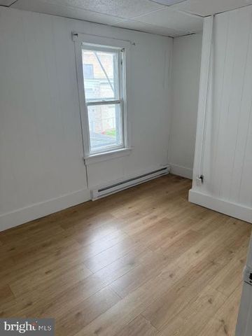 103 N MAPLE ST, Mount Carmel, PA 17851