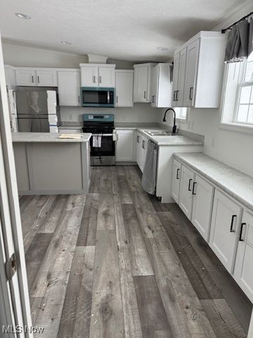 2661 Lake Breeze Drive, Madison, OH 44057