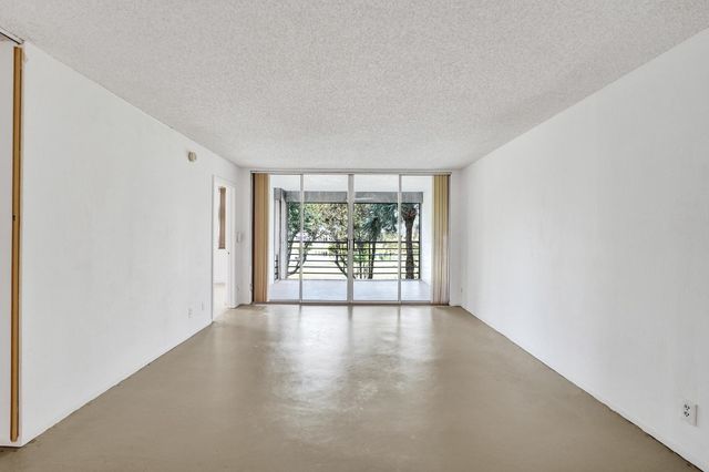 1811 Sabal Palm Drive 203, Davie, FL 33324