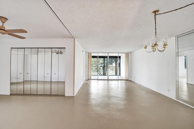 1811 Sabal Palm Drive 203, Davie, FL 33324