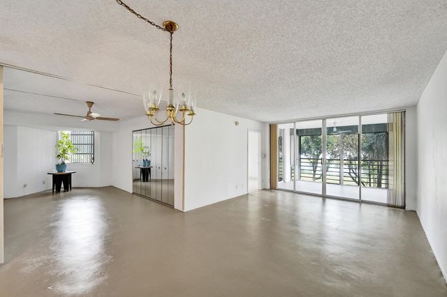 1811 Sabal Palm Drive 203, Davie, FL 33324