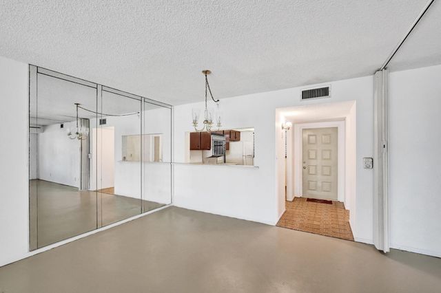 1811 Sabal Palm Drive 203, Davie, FL 33324