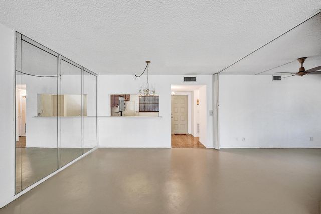 1811 Sabal Palm Drive 203, Davie, FL 33324