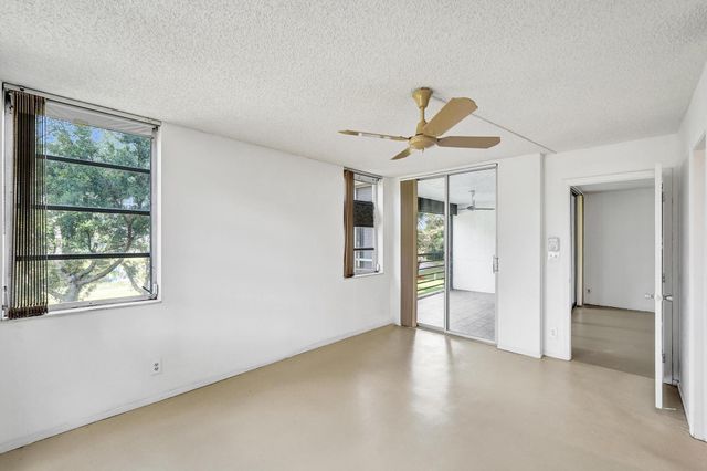 1811 Sabal Palm Drive 203, Davie, FL 33324