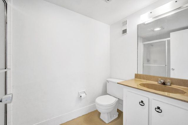 1811 Sabal Palm Drive 203, Davie, FL 33324