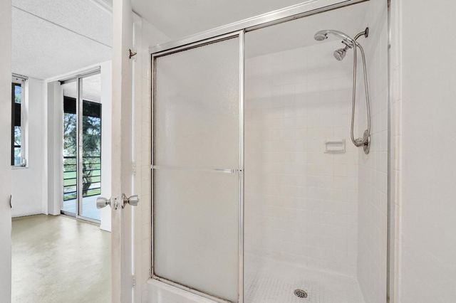 1811 Sabal Palm Drive 203, Davie, FL 33324