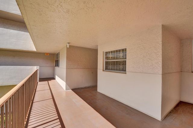 1811 Sabal Palm Drive 203, Davie, FL 33324