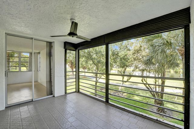 1811 Sabal Palm Drive 203, Davie, FL 33324