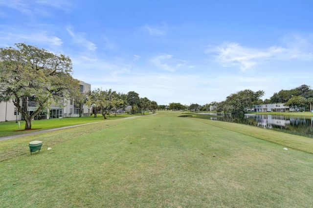 1811 Sabal Palm Drive 203, Davie, FL 33324