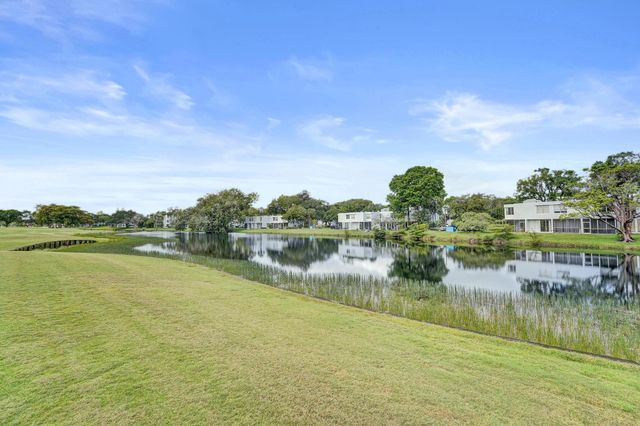 1811 Sabal Palm Drive 203, Davie, FL 33324