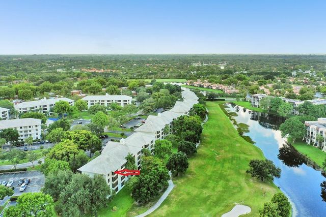 1811 Sabal Palm Drive 203, Davie, FL 33324