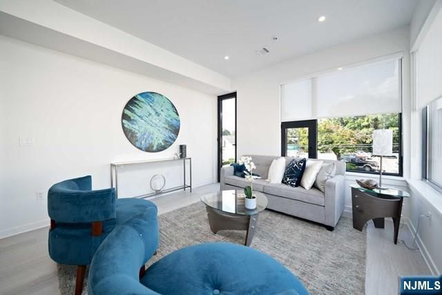 12-01 River Road 303, Fair Lawn, NJ 07410