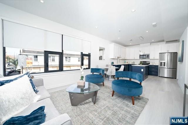 12-01 River Road 303, Fair Lawn, NJ 07410