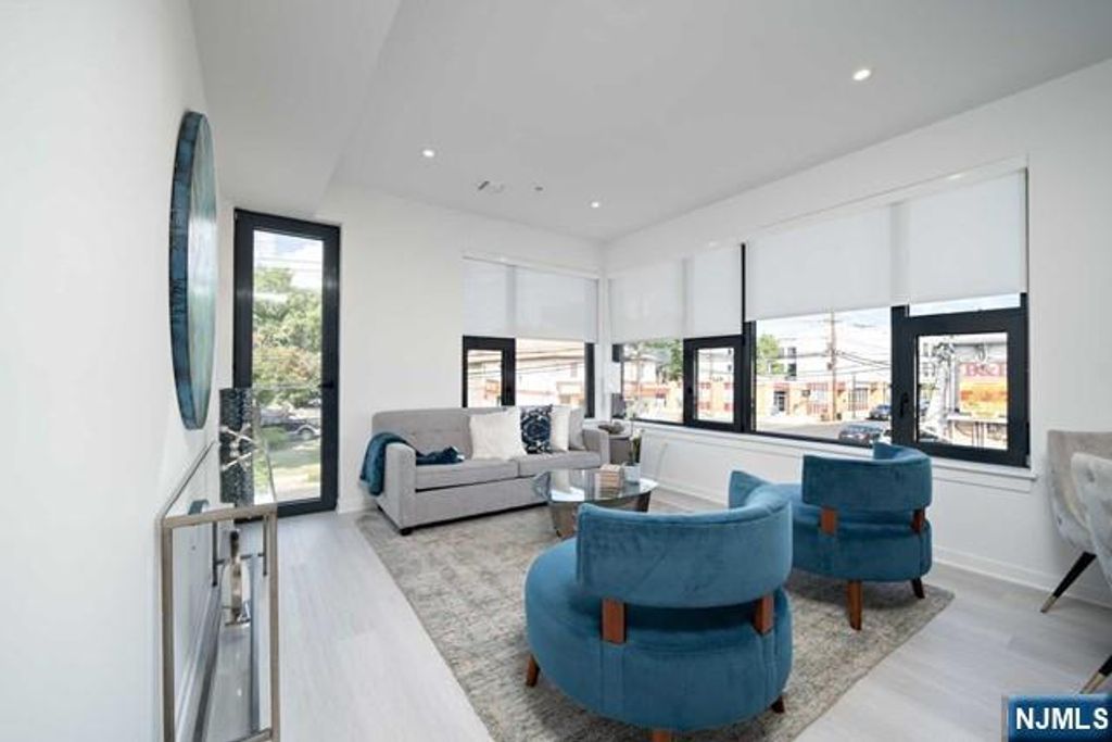 12-01 River Road 303, Fair Lawn, NJ 07410