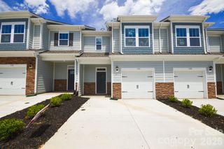 407 Creekview Road, Hendersonville, NC 28792