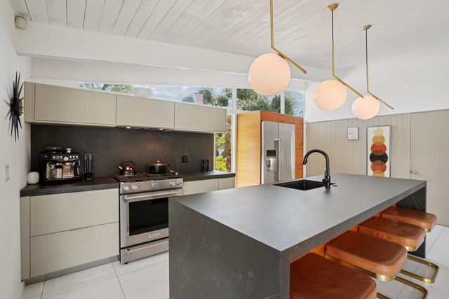 2101 N Berne Drive, Palm Springs, CA 92262