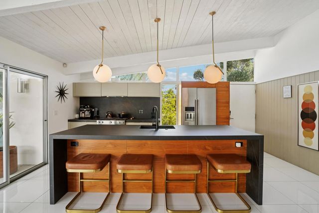 2101 N Berne Drive, Palm Springs, CA 92262