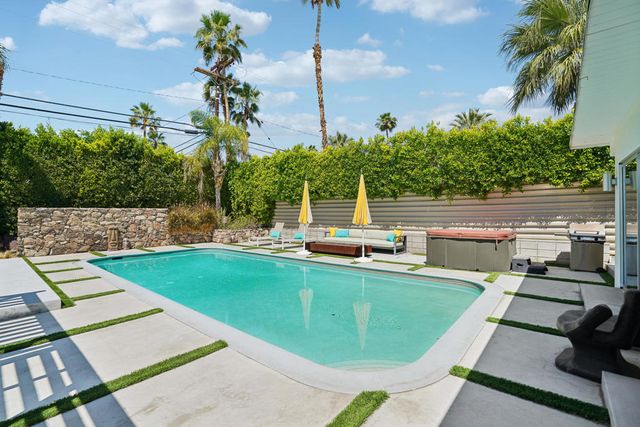 2101 N Berne Drive, Palm Springs, CA 92262