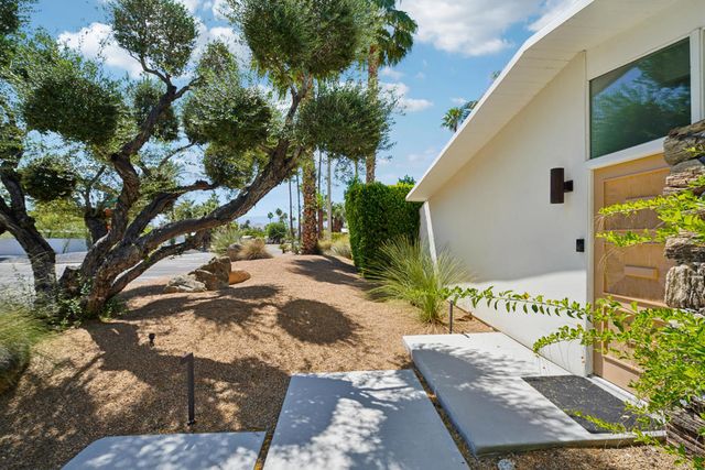 2101 N Berne Drive, Palm Springs, CA 92262