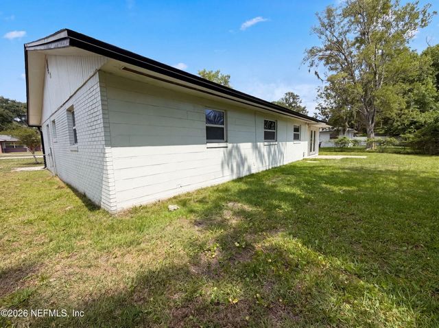 7842 RONDEAU Drive E, Jacksonville, FL 32217