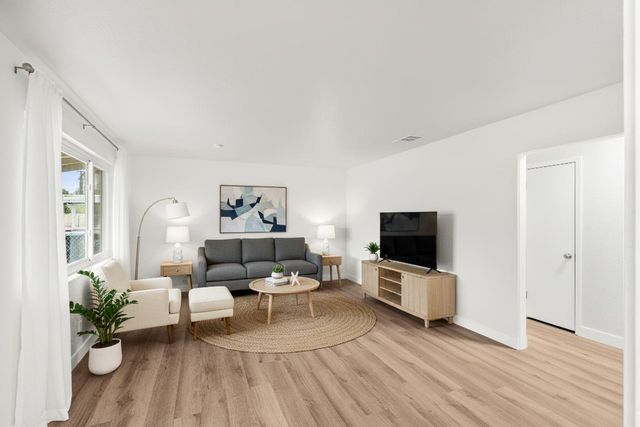 580 Lampasas Ave, Sacramento, CA 95815