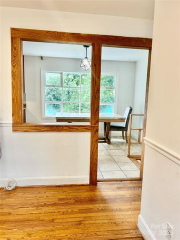 6708 Lynmont Drive, Charlotte, NC 28212