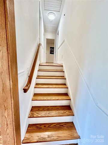 6708 Lynmont Drive, Charlotte, NC 28212
