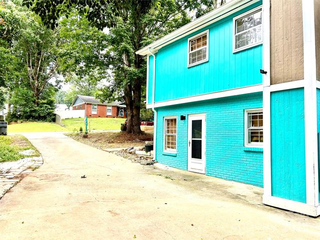 6708 Lynmont Drive, Charlotte, NC 28212