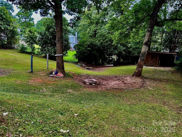 6708 Lynmont Drive, Charlotte, NC 28212
