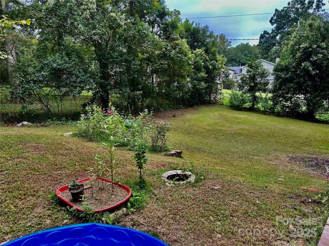 6708 Lynmont Drive, Charlotte, NC 28212