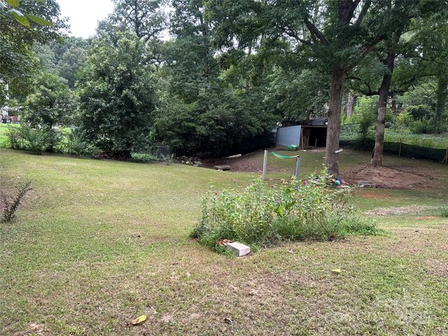 6708 Lynmont Drive, Charlotte, NC 28212