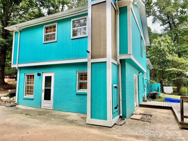 6708 Lynmont Drive, Charlotte, NC 28212