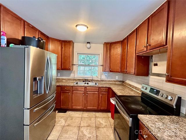 6708 Lynmont Drive, Charlotte, NC 28212