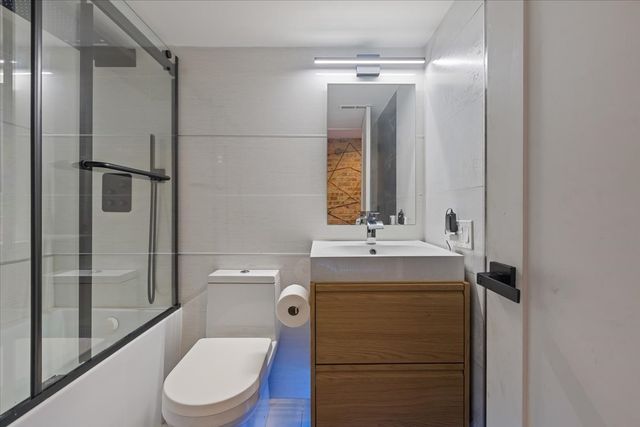 3020 N Sheridan Road GN, Chicago, IL 60657