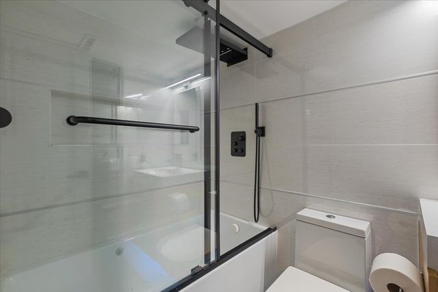 3020 N Sheridan Road GN, Chicago, IL 60657