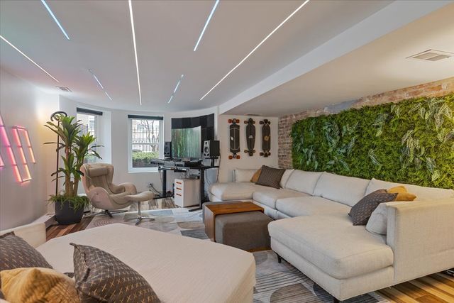 3020 N Sheridan Road GN, Chicago, IL 60657