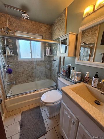 40724 Pickett Ridge Road, Sterling Heights, MI 48313